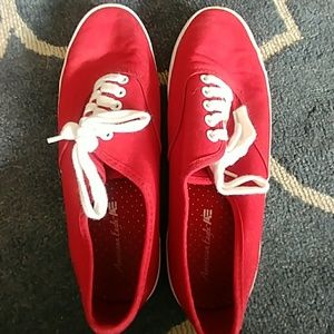 American Eagle red canvas shoes